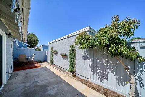 Exterior - 24 Atherton, Irvine, CA 92620 photo 4 of 11