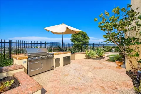 Exterior - 525 Luminous, Irvine, CA 92603 photo 9 of 10