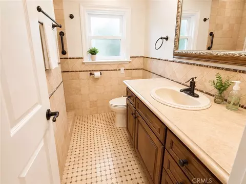 Bath - 6414 E Willow, Long Beach, CA 90815 photo 1 of 3