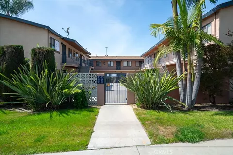 Exterior - 5503 Cherry Ave, Long Beach, CA 90805 photo 1 of 6