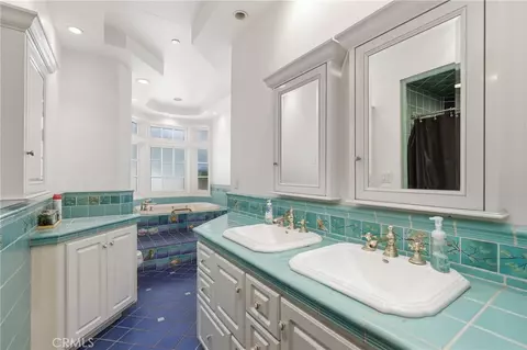 Bath - 752 N Creekview, Orange, CA 92869 photo 1 of 5