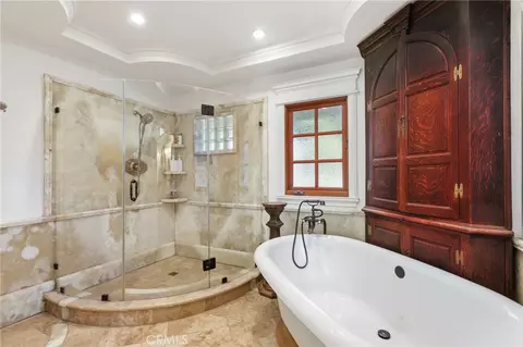 Bath - 752 N Creekview, Orange, CA 92869 photo 3 of 5