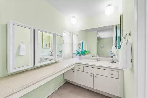 Bath - 9652 Duke, Westminster, CA 92683 photo 3 of 9