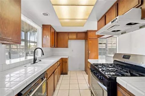 Kitchen - 540 E 219th, Carson, CA 90745 photo 3 of 3