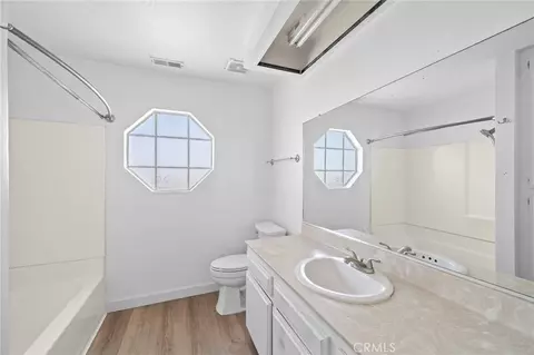 Bath - 540 E 219th, Carson, CA 90745 photo 2 of 3