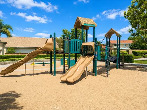10 Delaware, Irvine, CA 92620 photo 4