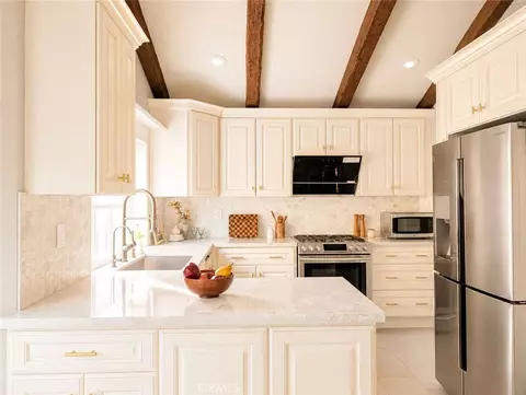Kitchen - 10 Delaware, Irvine, CA 92620 photo 2 of 3