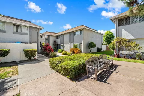 9705 Bickley Dr #5, Huntington Beach, CA 92646