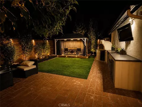Exterior - 504 N Hill Ave, Pasadena, CA 91106 photo 6 of 8