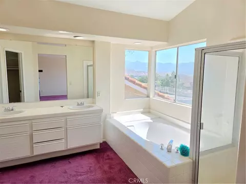 Bath - 580 Calhoun, Corona, CA 92879 photo 2 of 5