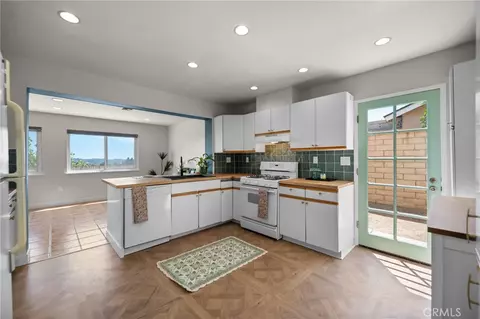 Kitchen - 340 Pineridge St, Brea, CA 92821 photo 3 of 6