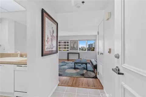 Entry Way - 525 E Seaside #710, Long Beach, CA 90802 photo 1 of 2