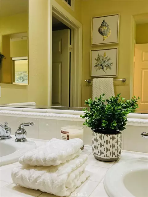 Bath - 1123 Abelia, Irvine, CA 92606 photo 2 of 3