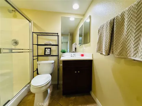 Bath - 1123 Abelia, Irvine, CA 92606 photo 3 of 3