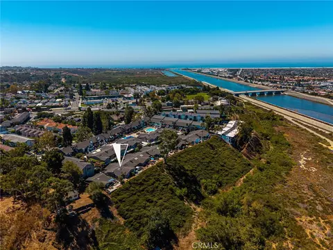 2175 Pacific Ave #D6, Costa Mesa, CA 92627