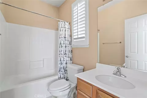 Bath - 18530 Oak Park, Riverside, CA 92504 photo 2 of 4
