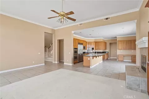 Living - 18530 Oak Park, Riverside, CA 92504 photo 2 of 5