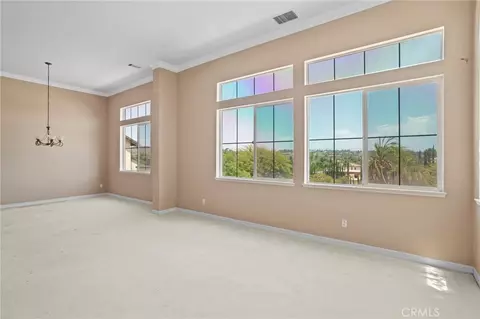 Living - 18530 Oak Park, Riverside, CA 92504 photo 4 of 5