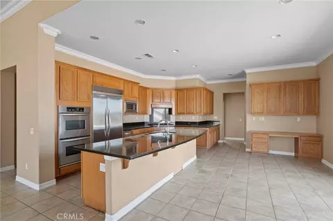 Kitchen - 18530 Oak Park, Riverside, CA 92504 photo 1 of 2