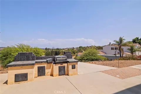 Exterior - 18530 Oak Park, Riverside, CA 92504 photo 2 of 2