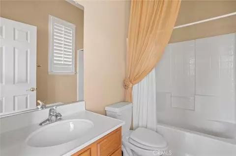Bath - 18530 Oak Park, Riverside, CA 92504 photo 1 of 4