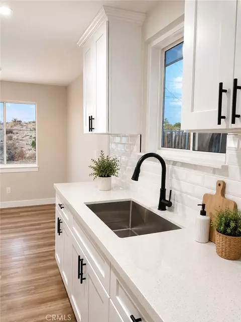 73078 Sunnyvale, Twentynine Palms, CA 92277 photo 4