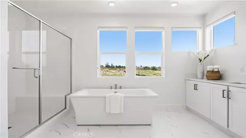 Bath - 291 Lynx, Irvine, CA 92618 photo 2 of 6