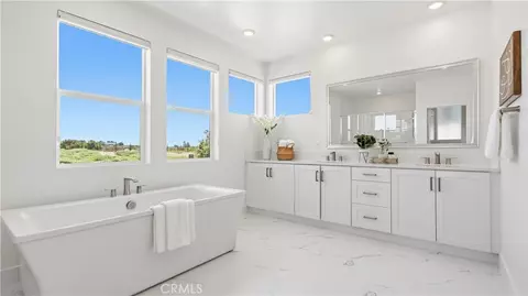 Bath - 291 Lynx, Irvine, CA 92618 photo 3 of 6