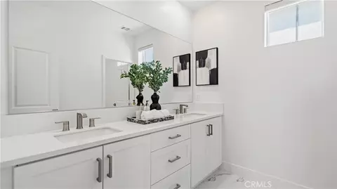 Bath - 291 Lynx, Irvine, CA 92618 photo 5 of 6