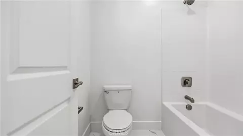 Bath - 291 Lynx, Irvine, CA 92618 photo 6 of 6