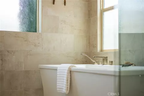 Bath - 110 Perspective, Irvine, CA 92618 photo 8 of 8