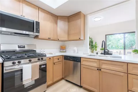Kitchen - 484 S Euclid #202, Pasadena, CA 91101 photo 2 of 4