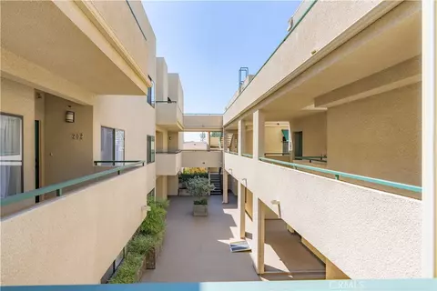 Exterior - 484 S Euclid #202, Pasadena, CA 91101 photo 8 of 11
