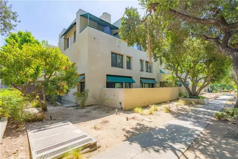 Exterior - 484 S Euclid #202, Pasadena, CA 91101 photo 4 of 11