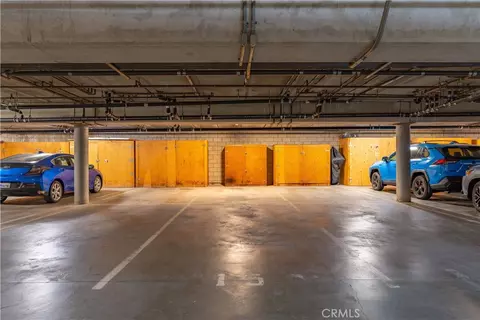 Exterior - 484 S Euclid #202, Pasadena, CA 91101 photo 11 of 11