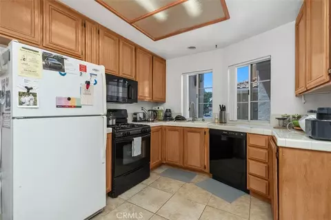 Kitchen - 7 Del Perlatto, Irvine, CA 92614 photo 1 of 2