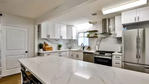 Kitchen - 138 Green Oaks Dr, Riverside, CA 92507 photo 2 of 2