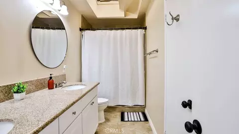 Bath - 138 Green Oaks Dr, Riverside, CA 92507 photo 5 of 5