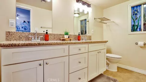 Bath - 138 Green Oaks Dr, Riverside, CA 92507 photo 1 of 5