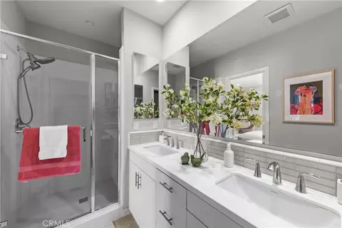 Bath - 182 Elkhorn, Irvine, CA 92618 photo 3 of 4