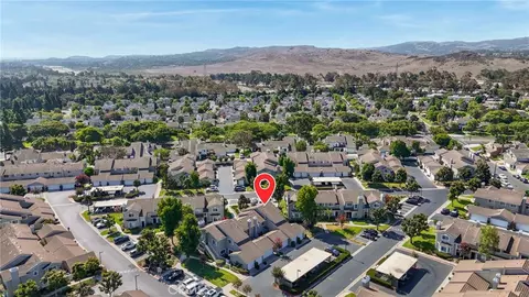 View/Area - 549 N Springbrook N, Irvine, CA 92614 photo 6 of 9