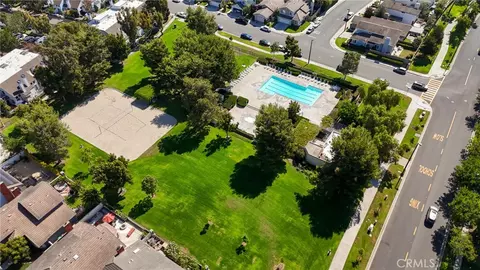 View/Area - 549 N Springbrook N, Irvine, CA 92614 photo 2 of 9