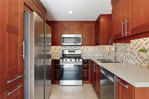 Kitchen - 549 N Springbrook N, Irvine, CA 92614 photo 1 of 3