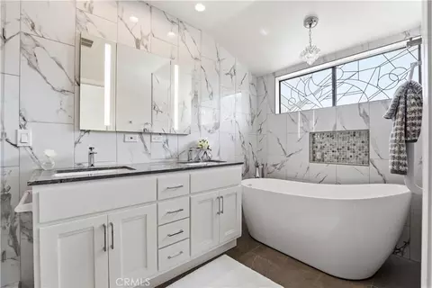 Bath - 13 Firestone #5, Irvine, CA 92614 photo 2 of 7
