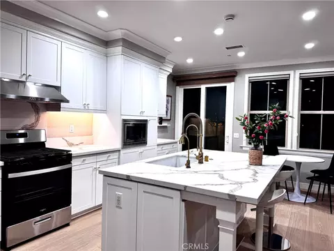 Kitchen - 31 Shellbark, Irvine, CA 92618 photo 4 of 8