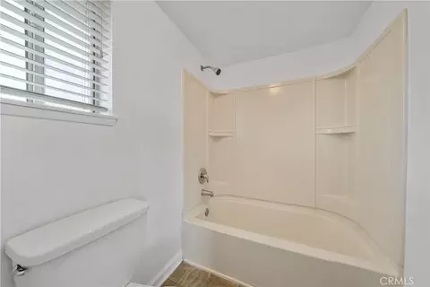 Bath - 1404 Springline Dr, Palmdale, CA 93550 photo 1 of 5