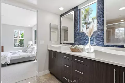 Bath - 43 Gramercy, Irvine, CA 92612 photo 1 of 6