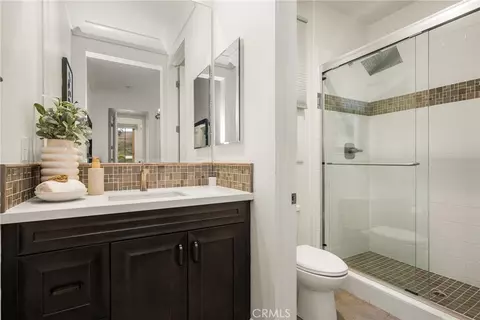Bath - 58 Riverboat, Irvine, CA 92602 photo 3 of 9