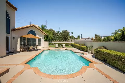 Exterior - 3802 E Rolling Green Ln, Orange, CA 92867 photo 3 of 6
