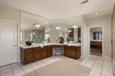 Bath - 3802 E Rolling Green Ln, Orange, CA 92867 photo 5 of 7